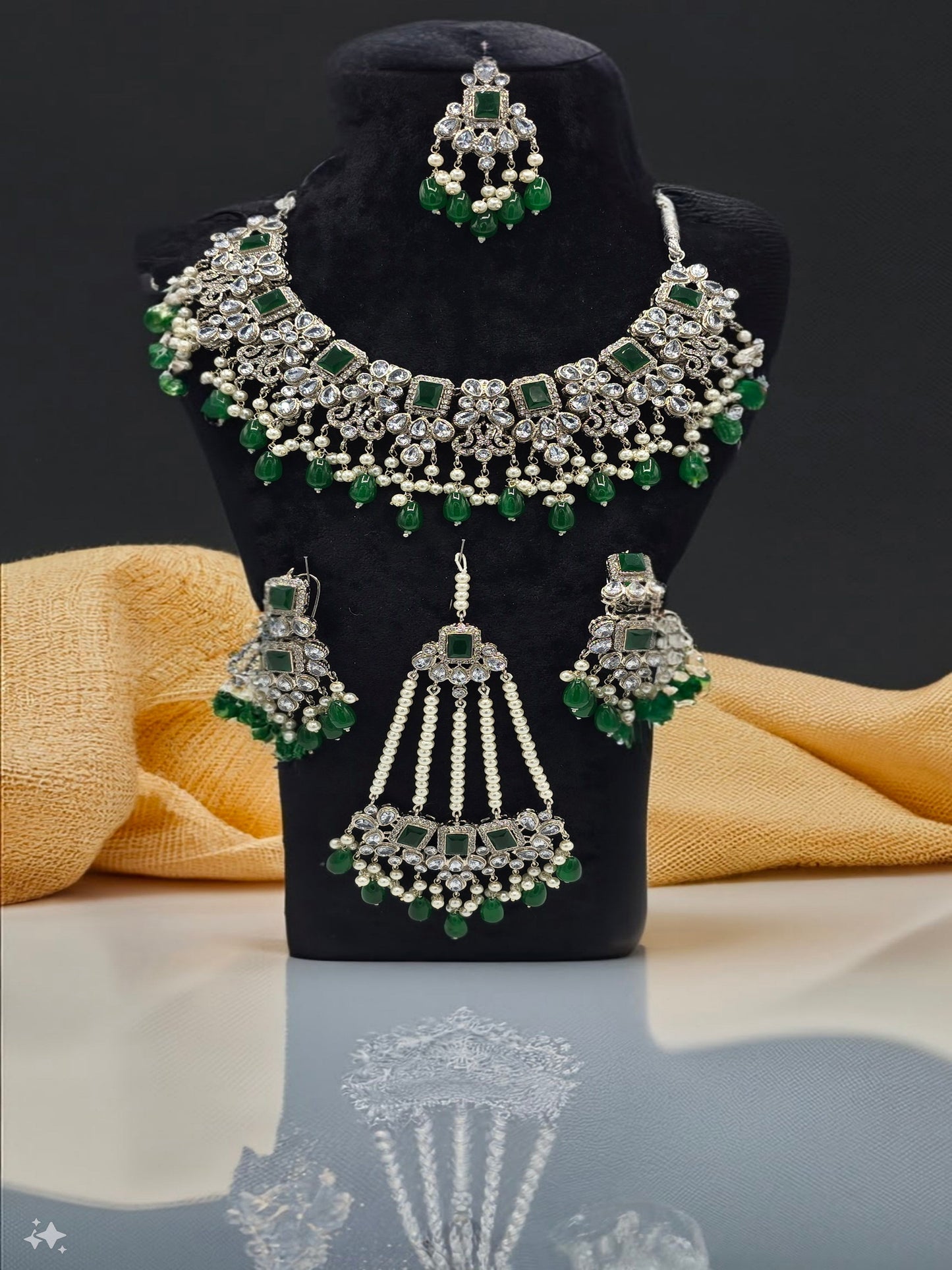 Elegant Silver Emerald