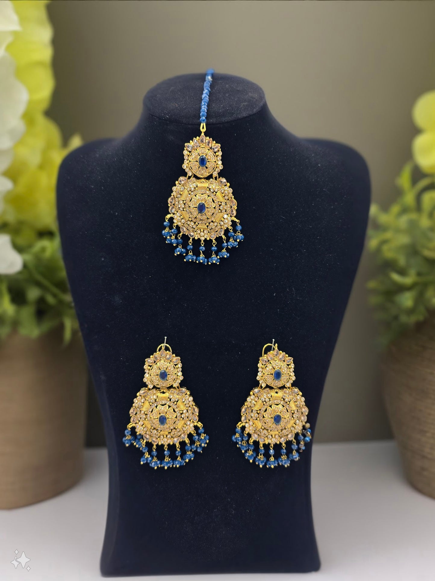 Ear Rings Gold Sapphire Blue